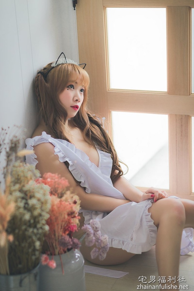 火辣爆乳系女友!中路大开「美乳溢出」,往前倾「深沟超诱人」! - 第5张 火辣爆乳系女友!中路大开「美乳溢出」,往前倾「深沟超诱人」! - 第5张