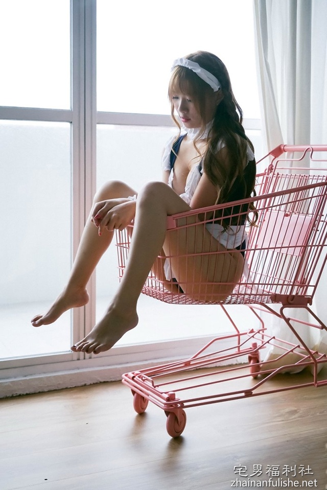 火辣爆乳系女友!中路大开「美乳溢出」,往前倾「深沟超诱人」! - 第19张 火辣爆乳系女友!中路大开「美乳溢出」,往前倾「深沟超诱人」! - 第19张