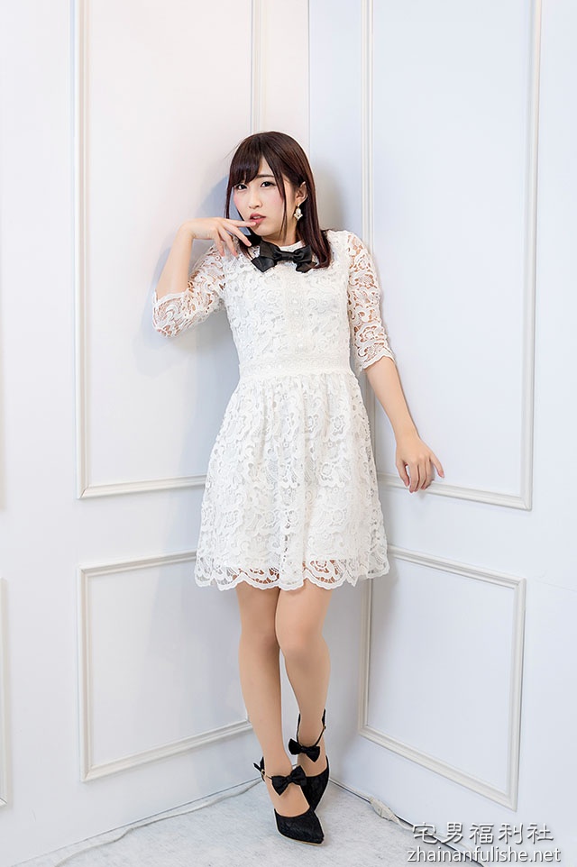 暗黑界萌萌美少女「色心大发」!写真展后「撩裙露臀」化身肉欲小公主! - 第17张 暗黑界萌萌美少女「色心大发」!写真展后「撩裙露臀」化身肉欲小公主! - 第17张