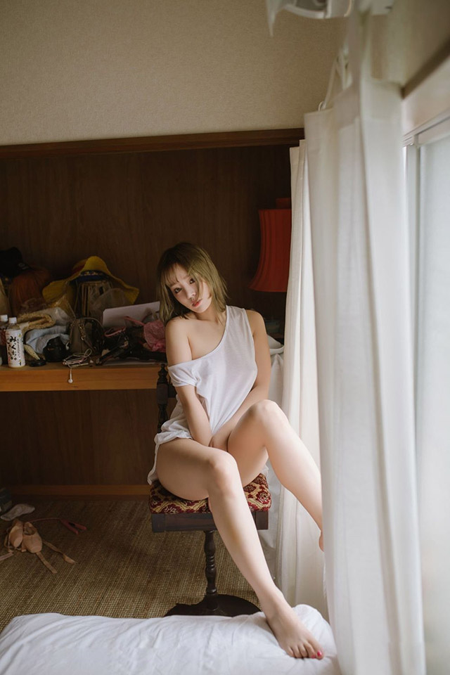 半透明的诱惑!悠哉下午与穿透白背心的「巨乳正妹」在床上慢舞! - 第6张 半透明的诱惑!悠哉下午与穿透白背心的「巨乳正妹」在床上慢舞! - 第6张