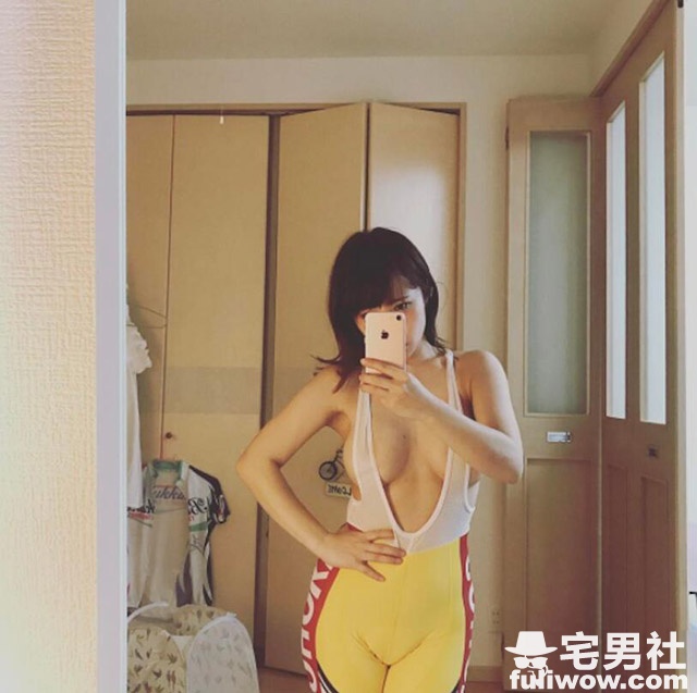 偶遇「屁股蛋女骑士」大露美腿:原来是暗黑妹子河西亚美 - 第13张 偶遇「屁股蛋女骑士」大露美腿:原来是暗黑妹子河西亚美 - 第13张