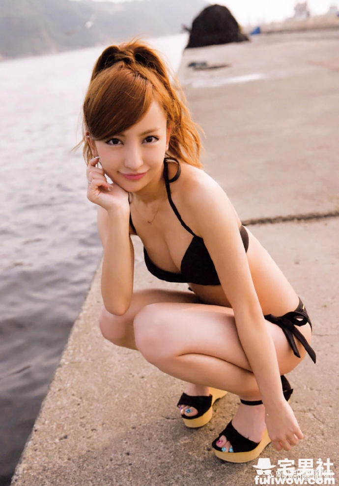 古铜色诱人美臀!毕业四年,板野友美首度拍摄性感写真 - 第13张 古铜色诱人美臀!毕业四年,板野友美首度拍摄性感写真 - 第13张