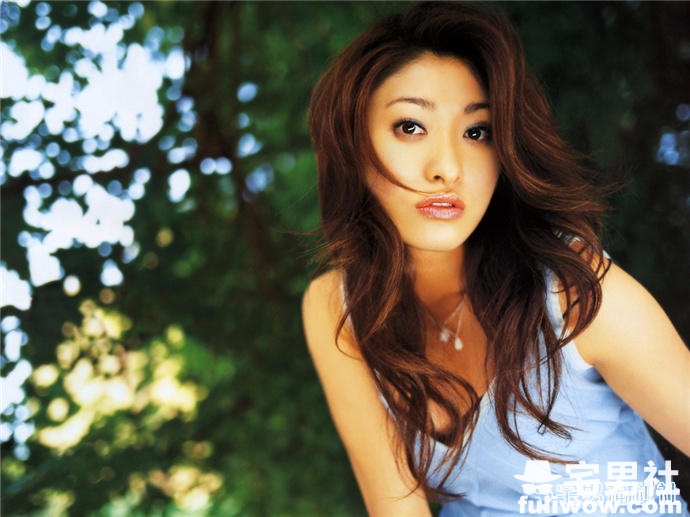 除了大海和美食,还有一帮大美妞:冲绳出产的十大美女盘点 - 第13张 除了大海和美食,还有一帮大美妞:冲绳出产的十大美女盘点 - 第13张