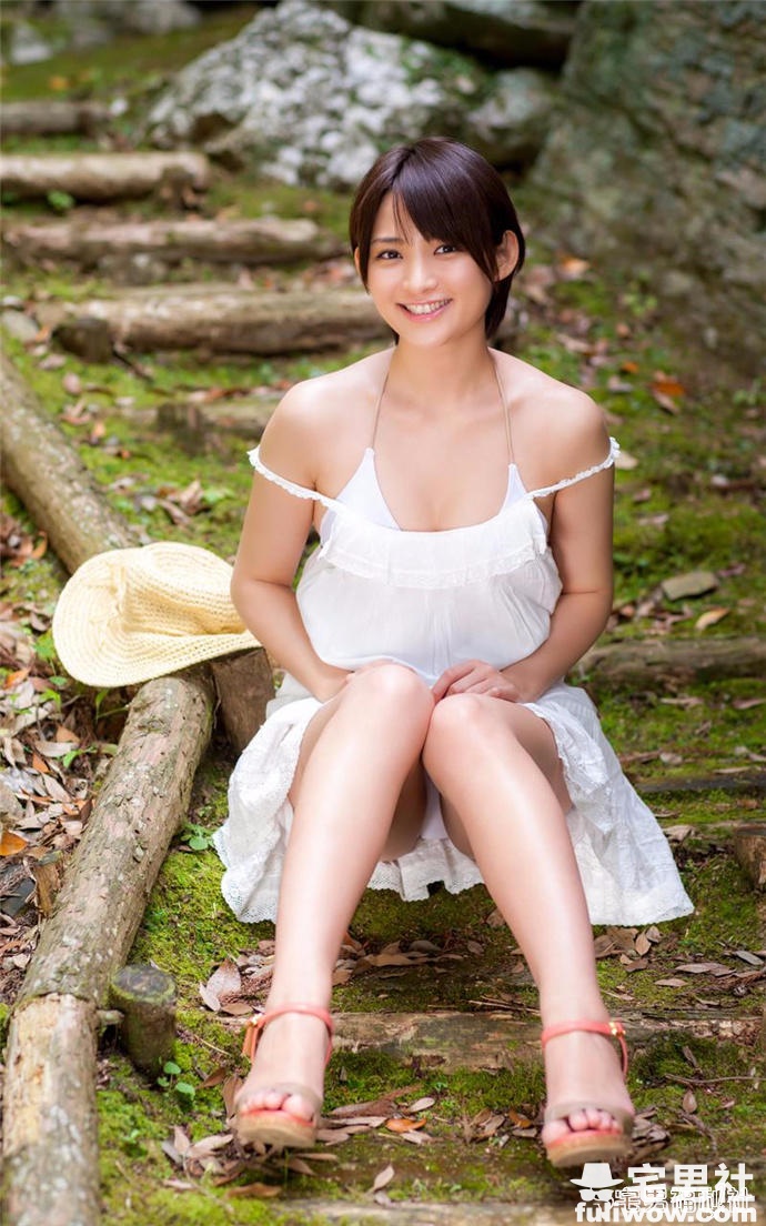 自称“砧板”的A-Cup写真偶像铃木咲 - 第2张 自称“砧板”的A-Cup写真偶像铃木咲 - 第2张