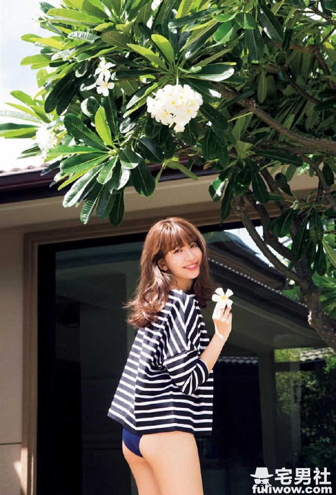 小嶋阳菜最新《FRIDAY》杂志特刊写真欣赏 - 第10张 小嶋阳菜最新《FRIDAY》杂志特刊写真欣赏 - 第10张