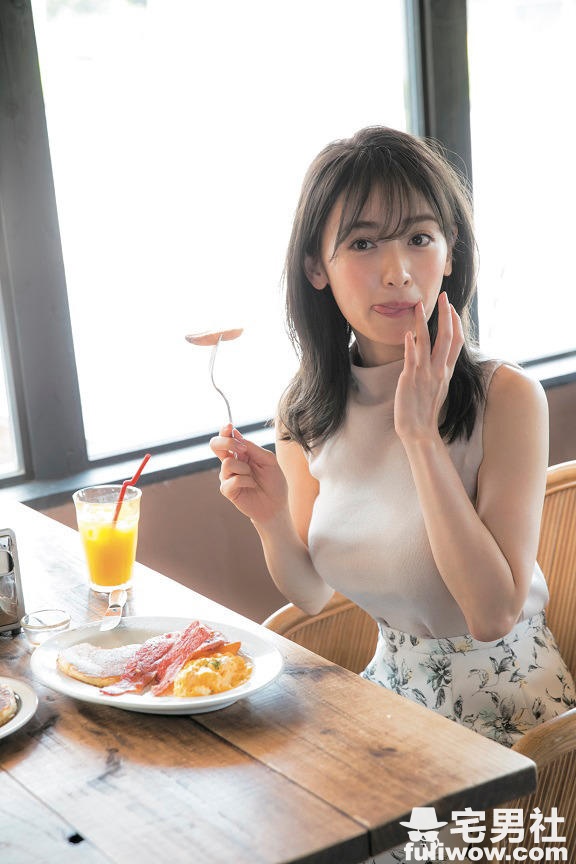 水着上阵!日本知性美女泉里香再解放 - 第4张 水着上阵!日本知性美女泉里香再解放 - 第4张