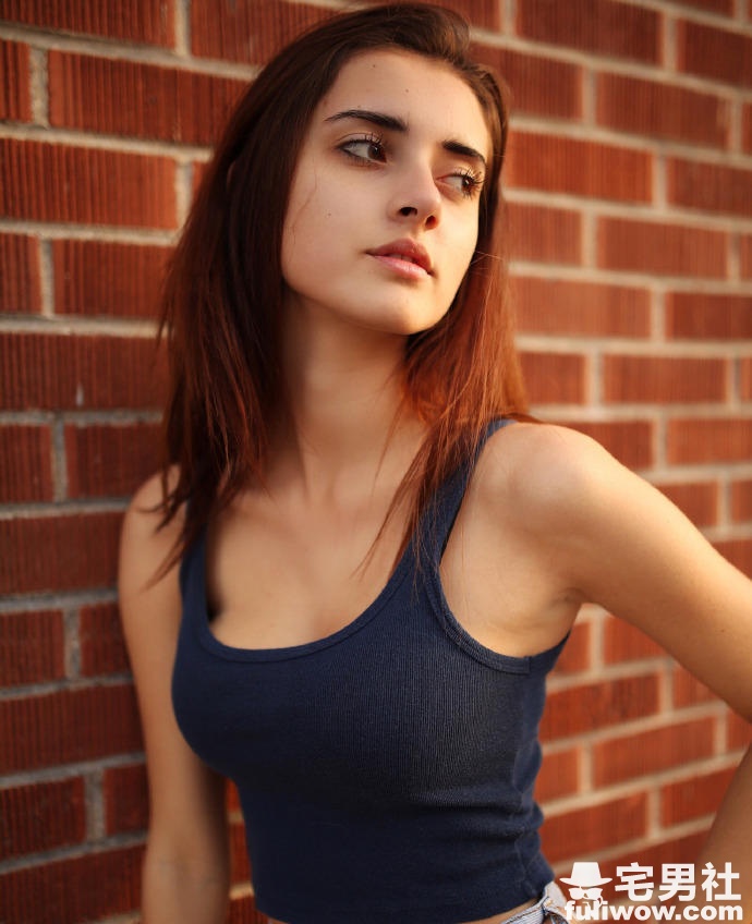 拥有完美胸型的美国模特儿 Sarah Curr - 第8张 拥有完美胸型的美国模特儿 Sarah Curr - 第8张