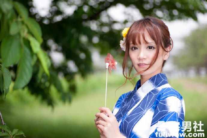 日本2015~2016年度赛车皇后 三城千咲 - 第9张 日本2015~2016年度赛车皇后 三城千咲 - 第9张