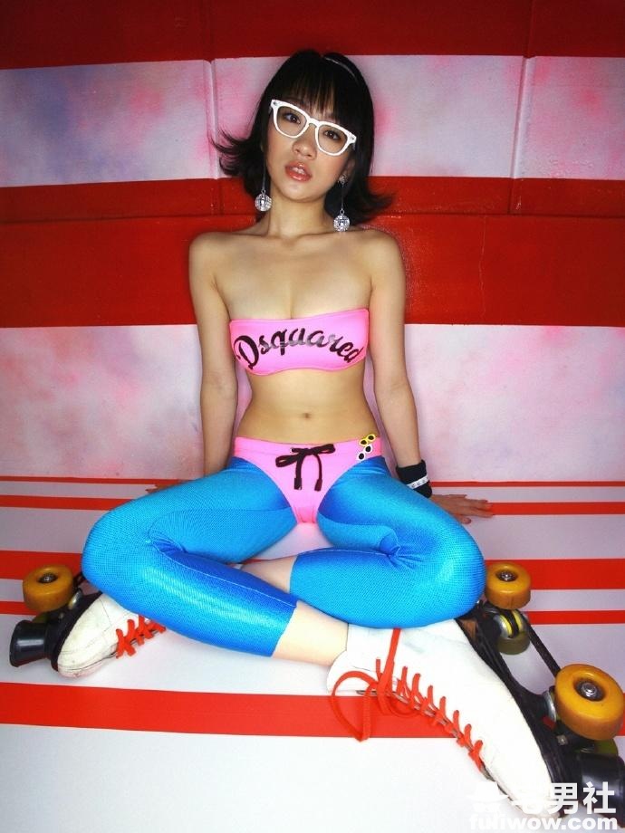 治愈系「百变眼镜娘」 时东亚美(时东ぁみ) - 第12张 治愈系「百变眼镜娘」 时东亚美(时东ぁみ) - 第12张