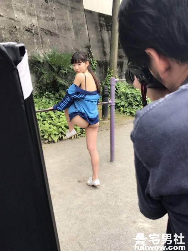 《合法美少女的罪恶感》22岁看起来还像小学生这样有错嘛 - 第4张 《合法美少女的罪恶感》22岁看起来还像小学生这样有错嘛 - 第4张