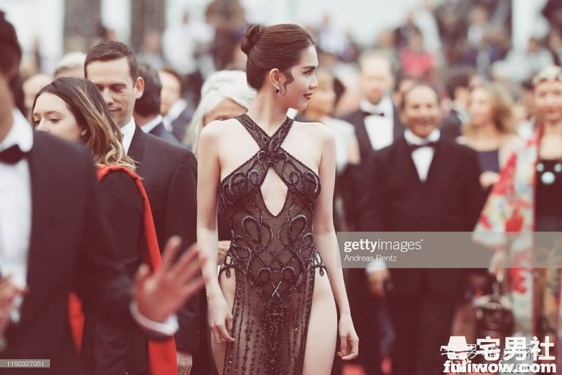 敢于疯狂是基本的,「越南版昆凌」戛纳影展上什么都敢露 - 第2张 敢于疯狂是基本的,「越南版昆凌」戛纳影展上什么都敢露 - 第2张