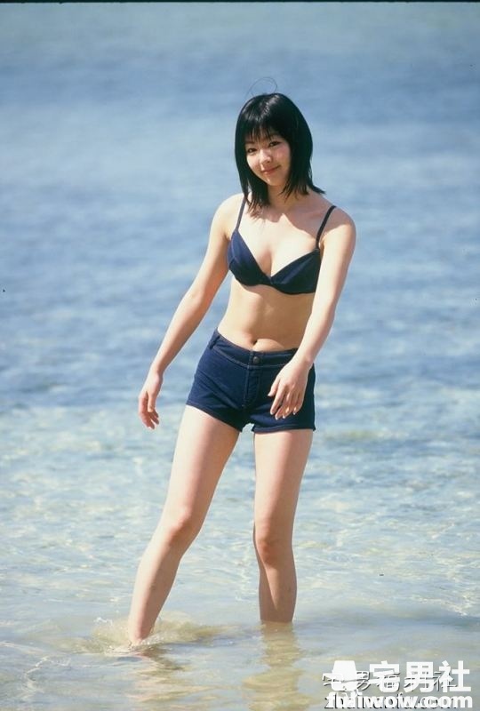 反正妹子多的是,现在我五元就可以买走你的写真 - 第3张 反正妹子多的是,现在我五元就可以买走你的写真 - 第3张