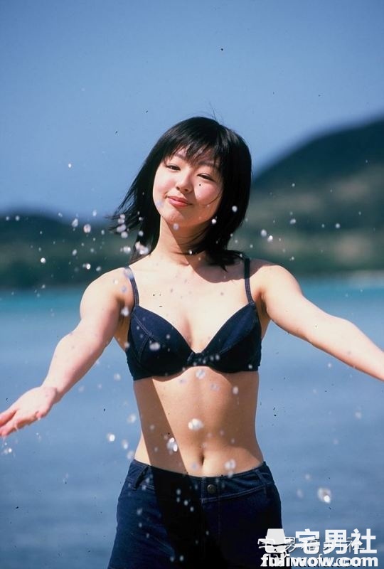 反正妹子多的是,现在我五元就可以买走你的写真 - 第4张 反正妹子多的是,现在我五元就可以买走你的写真 - 第4张