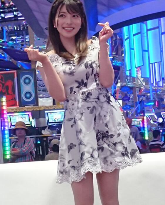 上原亚衣不拍片也有超高人气,看看这就知道了