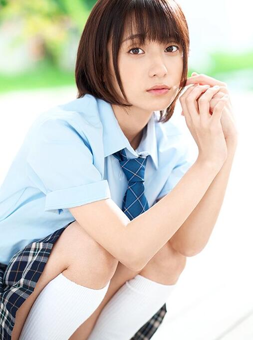 新人吉良铃(吉良りん)18岁的完美青春体看一眼就爱上了