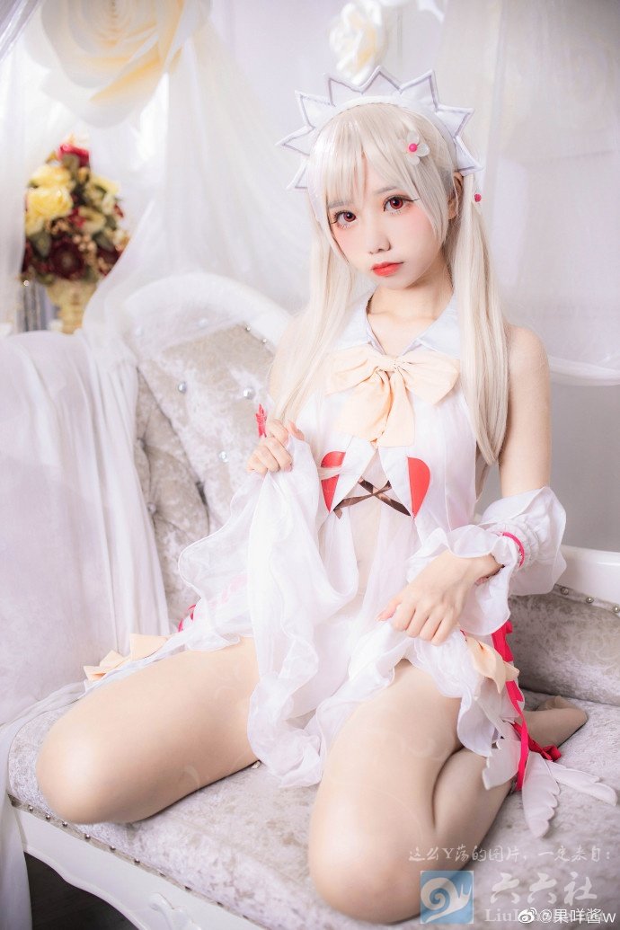 妹子图@果咩酱w 就连李李七七喜喜都没有她萌