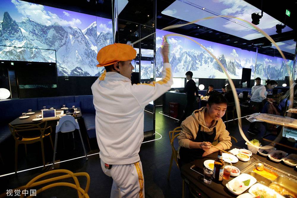 当海底捞失去了大学生们的支持,还能剩下多少客户?