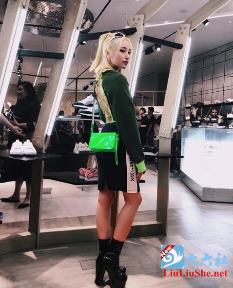 拥有最多爱马仕的新加坡名媛之后揭开Calista Cuaca的超豪时尚网红生活实况