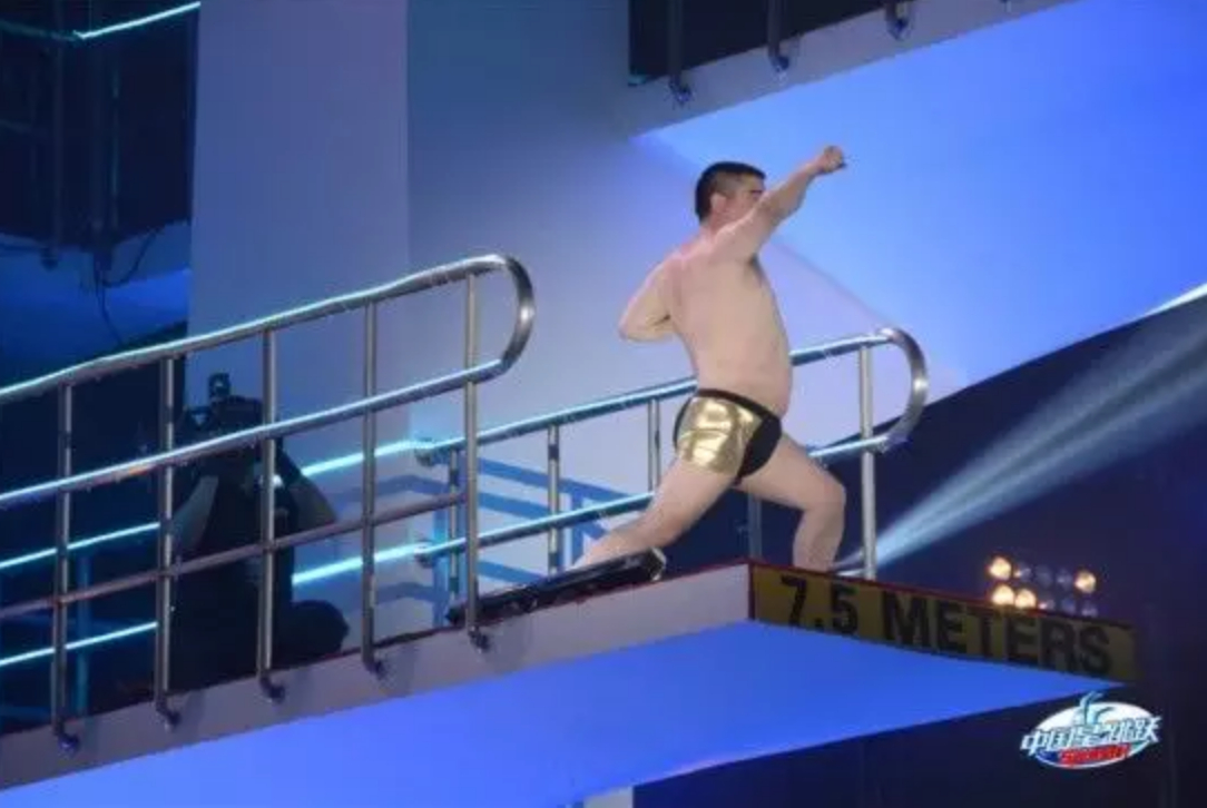 27日高以翔在录制《追我吧》时去世,这样是事情曾发生过