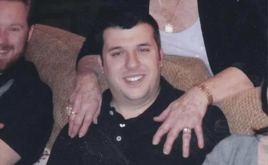 睡遍亚洲的猎艳老外,和他们背后的黑金产业链