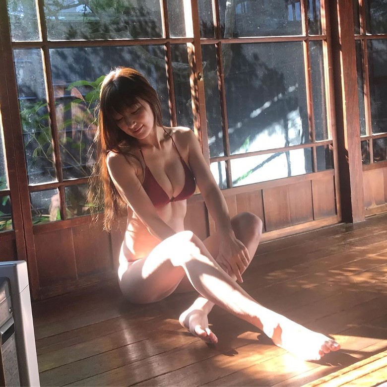 熊田曜子下海指日可待了?现在连奶粉钱都没有