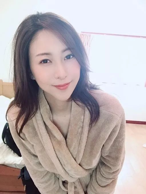 「松下纱荣子」为什么如此低调?再度封神的「深田咏美」也被压制