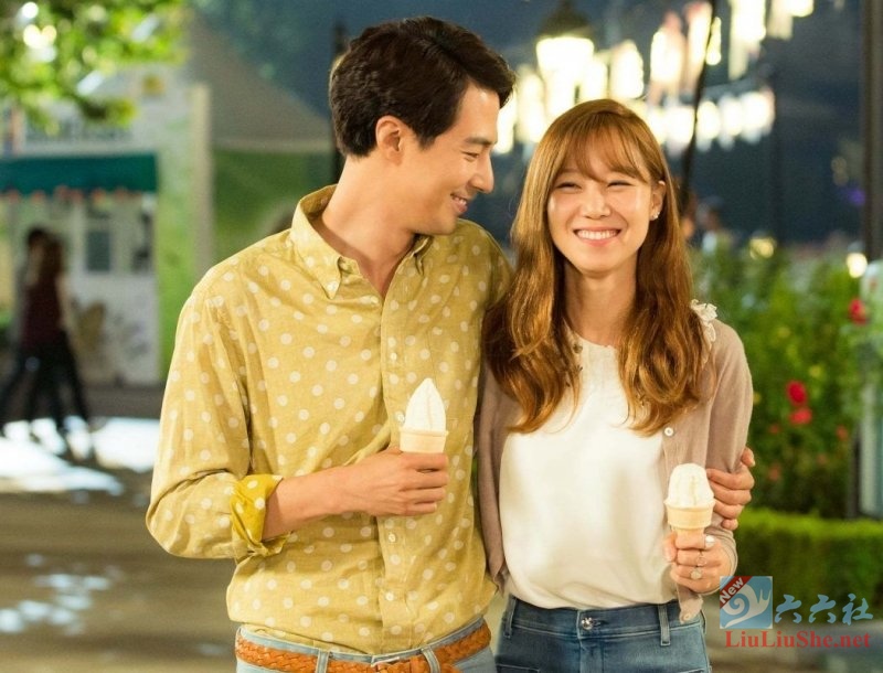 男人摸头女生头代表什么?10个动作让男女之间更加暧昧