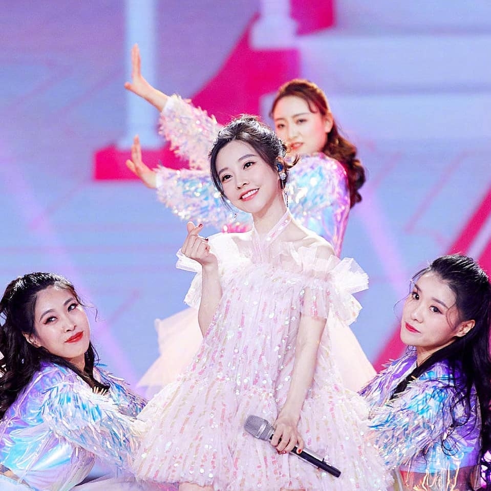 冯提莫黑历史已淡去,斗鱼三足鼎立的周二珂和陈一发呢? 全网热点精选 第13张-宅男社 冯提莫黑历史已淡去,斗鱼三足鼎立的周二珂和陈一发呢? liuliushe.net宅男社 第13张