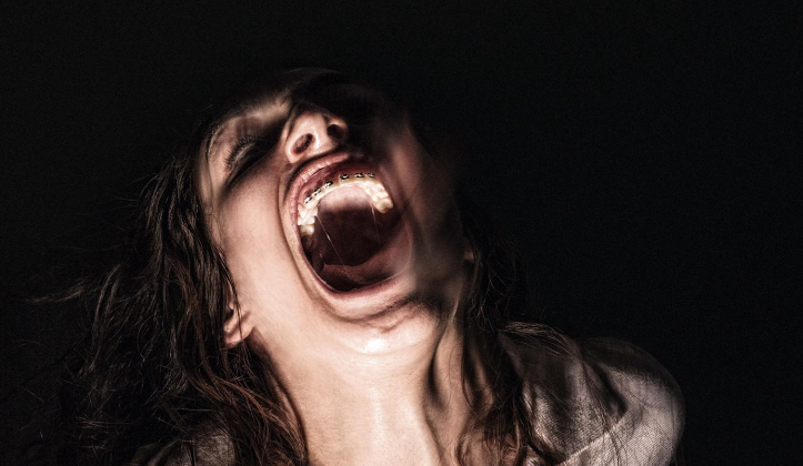 电影《维罗提卡》恐怖漫画的银幕化实验-星玉馆