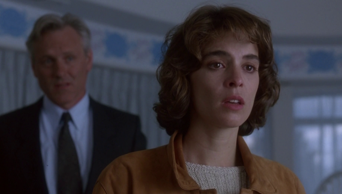 电影《推动摇篮的手》的恐怖母题，那只藏在摇篮后的手-星玉馆