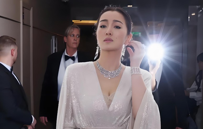 银幕嫁衣：巩俐穿婚纱电影有哪些?-星玉馆