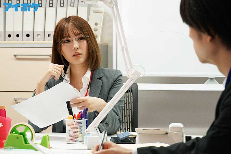 「跋扈的女上司」系列作品推荐封面及剧情图片介绍-星玉馆