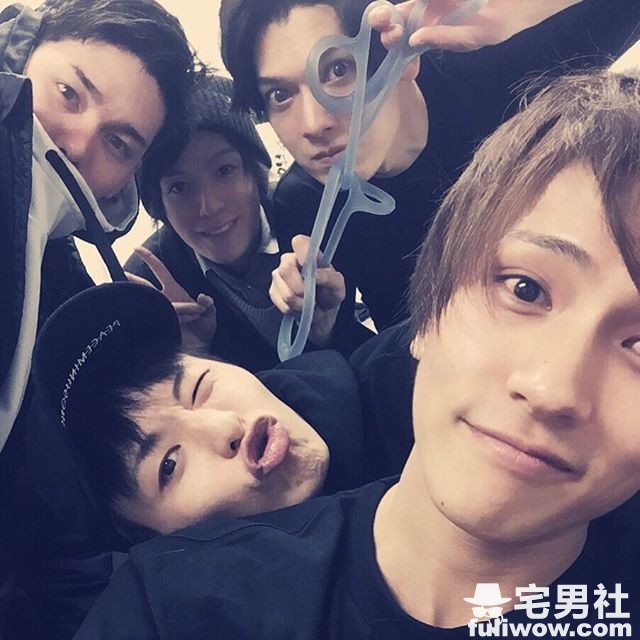 图片[19]-演员《财木琢磨》粉丝见面会，反差萌爆粉丝心-星玉馆