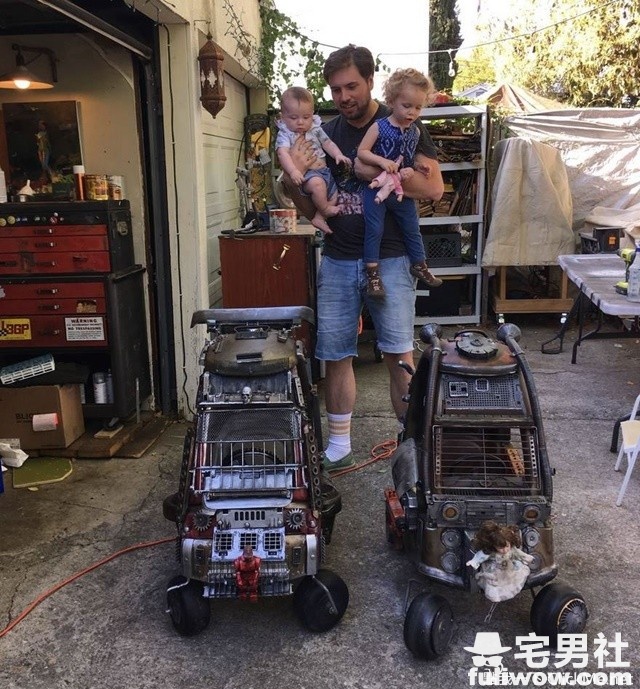 牛叉老爸把娃娃车改造成《疯狂麦斯》里的超威铠甲车！-星玉馆