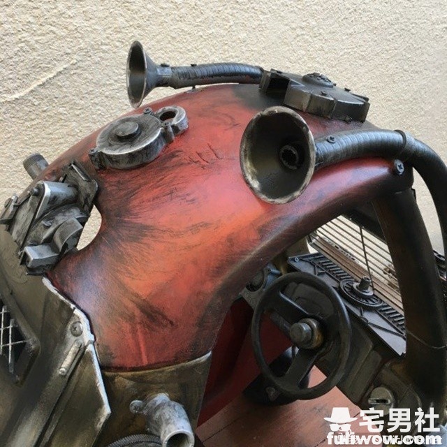 图片[4]-牛叉老爸把娃娃车改造成《疯狂麦斯》里的超威铠甲车！-星玉馆
