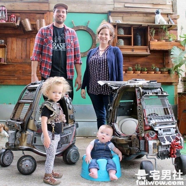 图片[9]-牛叉老爸把娃娃车改造成《疯狂麦斯》里的超威铠甲车！-星玉馆