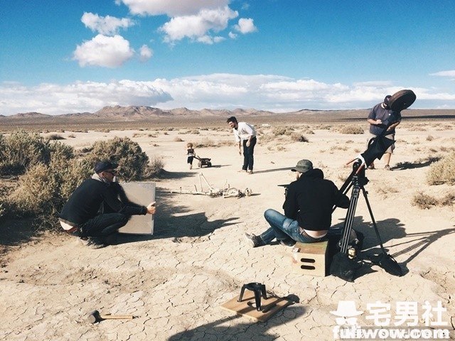 图片[13]-牛叉老爸把娃娃车改造成《疯狂麦斯》里的超威铠甲车！-星玉馆