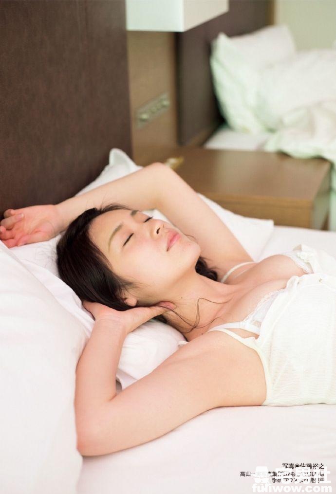 「乃木坂46」第一美腿 高山一実 - 第2张