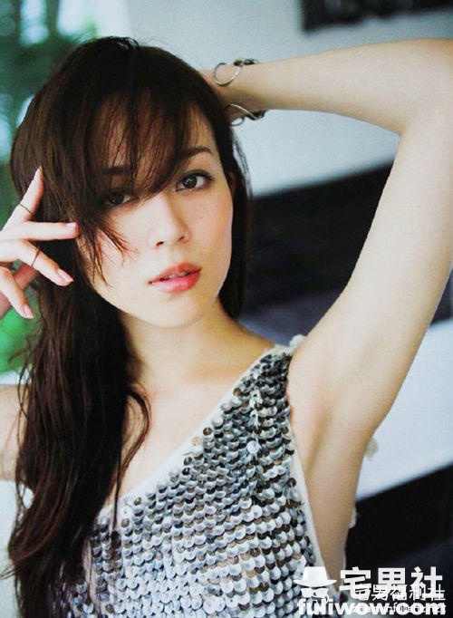 柔嫩婉约的气质型美女 比嘉爱未-星玉馆