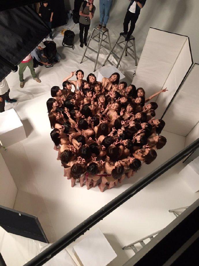 日本50位泳装写真偶像齐登杂志！密集恐惧症都要犯了 - 第3张