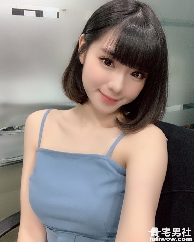 包不住好欧派！短髮甜美正妹《香儿xiianger》身前白嫩大球好炸裂！-星玉馆