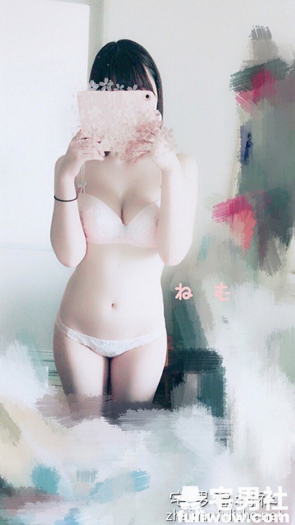 急着想长大！18岁嫩乳高中妹，放假在家无聊自拍「粉嫩内衣照」：血压要升高了！ - 第4张