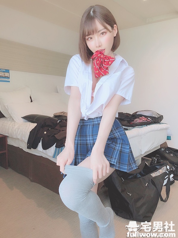 狠踩松本菜奈実、三上悠亚！最强发片机器换人「深田咏美」登上微王座 - 第2张