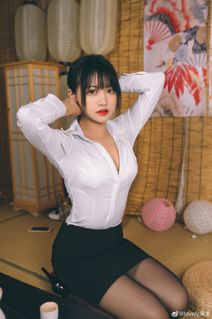 图片[8]-知名cosplay博主@lovely呆玄 看着真让人馋-星玉馆