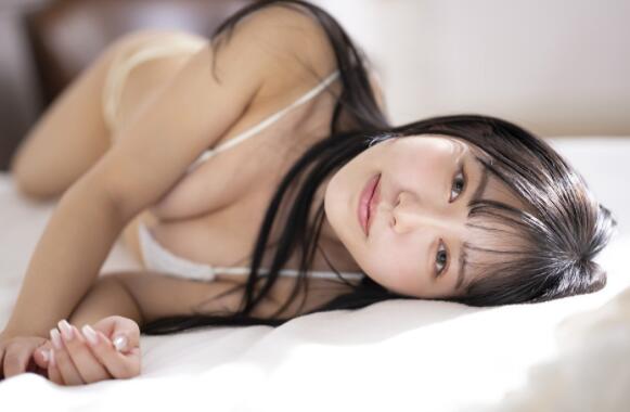 百仁花(Monica)作品STARS-594新人用跳伞的勇气来征服你-星玉馆