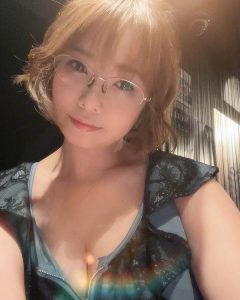 人妻系AV女优《赤濑尚子》精选作品推荐封面及图片剧情介绍-星玉馆