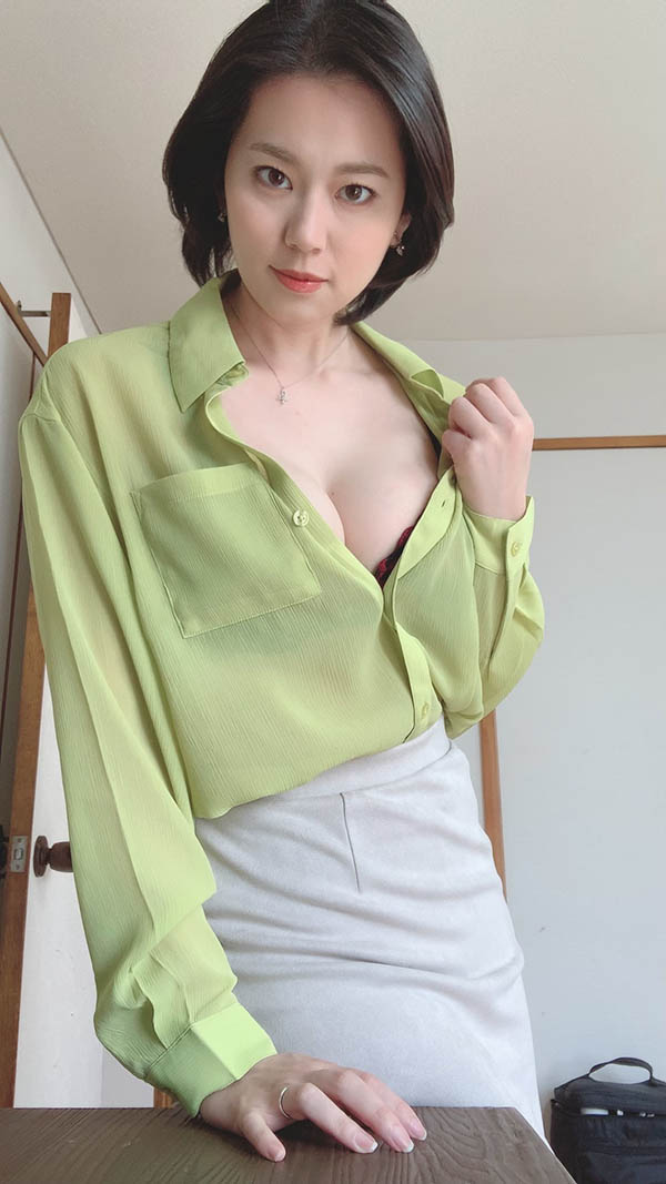 图片[2]-本物人妻《平井栞奈》精选作品推荐封面及剧情图片介绍-星玉馆