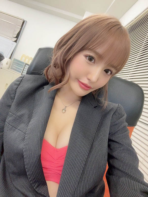 百永纱里奈（百永さりな）最新作品推荐封面及剧情图片介绍-星玉馆