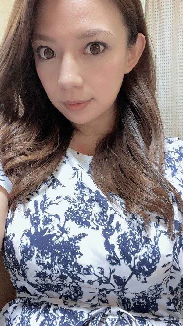 前写真女星《织田真子》精选作品推荐封面及剧情图片介绍-星玉馆