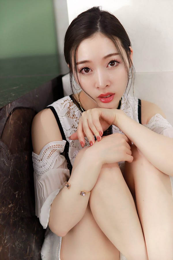 AV界身材教科书《本田岬》精选作品推荐封面及剧情图片介绍-星玉馆